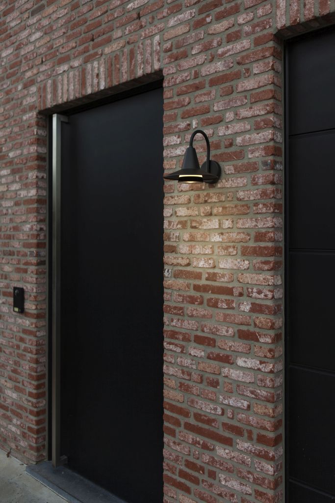 The SWAN outdoor wall light - E27 - LAMPADINA NON INCLUSA
